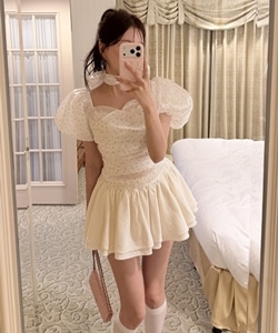 OFF WHITE