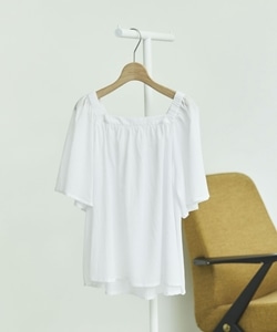 OFF WHITE