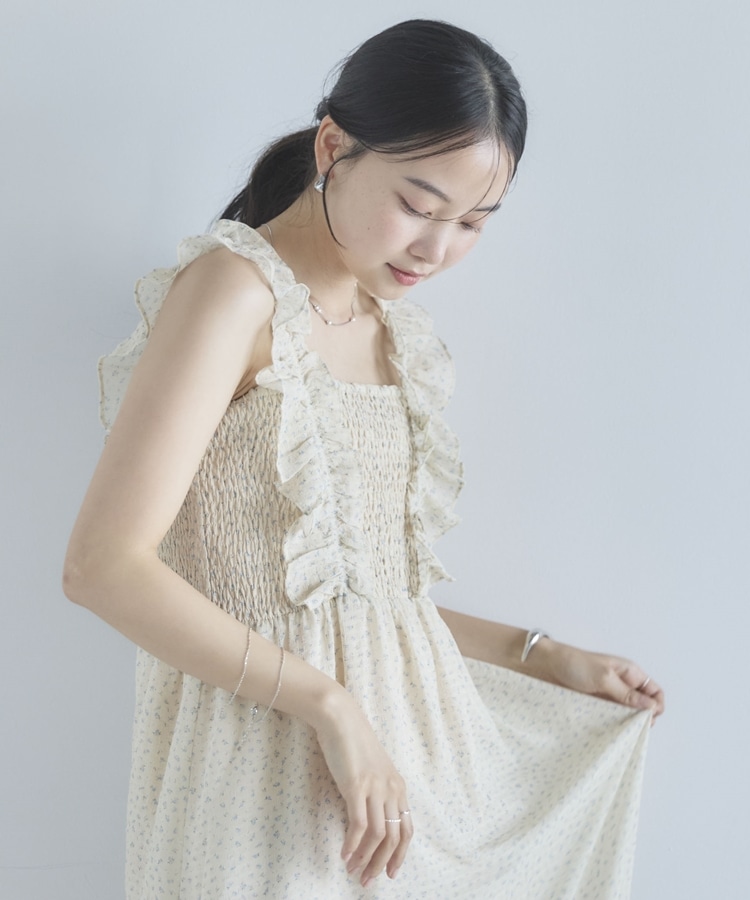 花柄フリルシャーリングノースリワンピース(M CREAM): ワンピース
