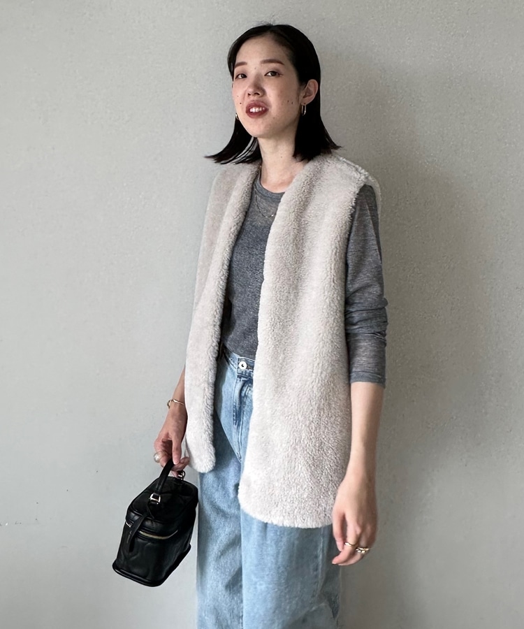 23aw look掲載】ミドル丈ボアベスト(F CHARCOAL GRAY): アウター