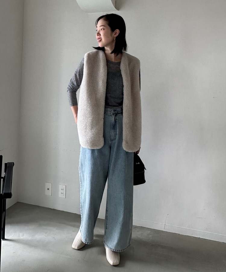 23aw look掲載】ミドル丈ボアベスト(F CHARCOAL GRAY): アウター