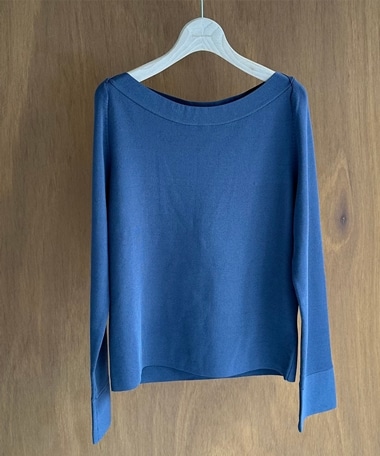 ボートネック袖スリットニットプルオーバー