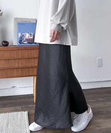 サテンバイアススカート