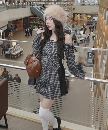 2way offshoulder check blouse