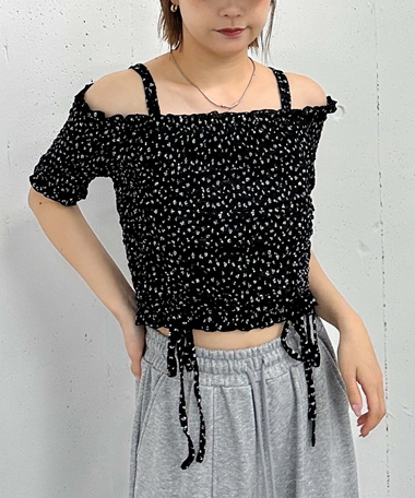小花柄カットレースオフショルＴＯＰＳ