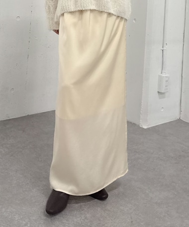 サテンナロースカート