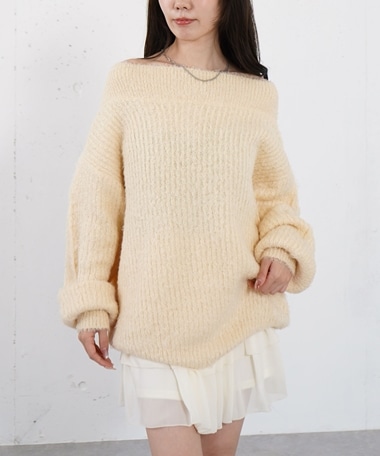 カールフェザーオフショルニットプルオーバー