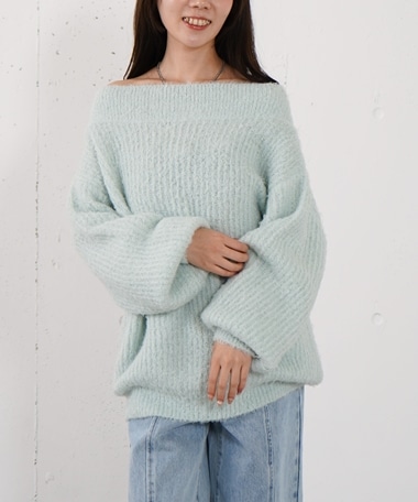 カールフェザーオフショルニットプルオーバー