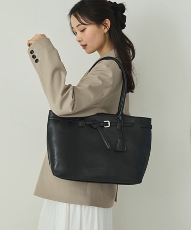 ベルトディティールラージバッグ