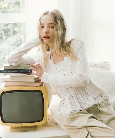 チョーカー付ドットアソートフリルカットアンサンブル