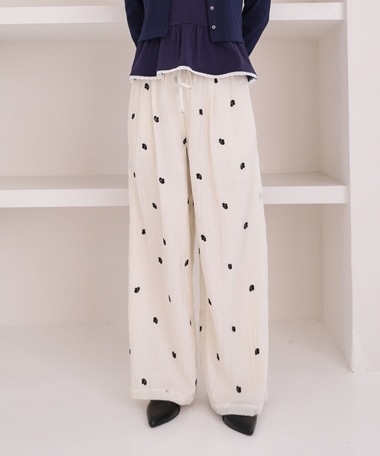 花柄刺繍イージーワイドパンツ