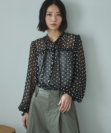 フラワー刺繍シアーブラウス