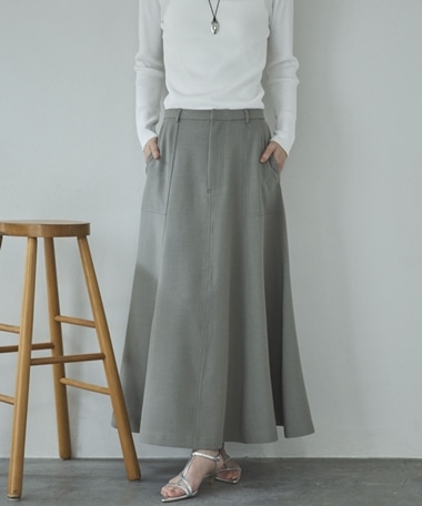 アウトポケットセミフレアスカート