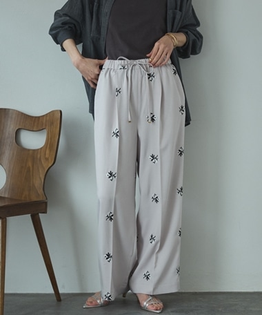 花柄刺繍センタープレスパンツ