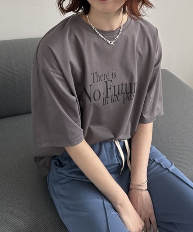 半端袖ロゴＴシャツ